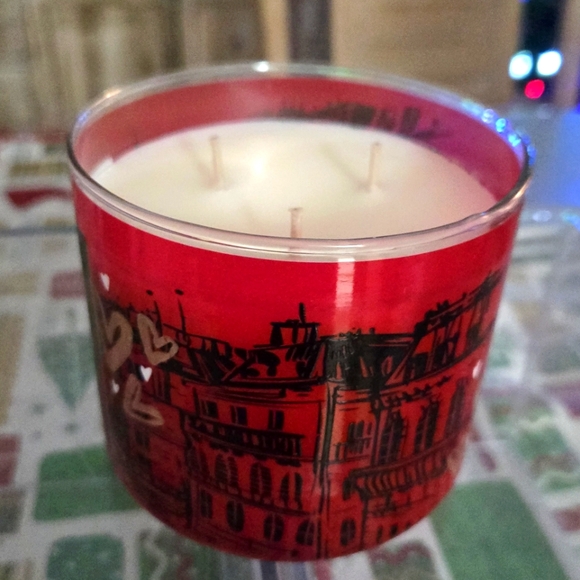 Bath & Body Works Emily in Paris ☆ PARIS AMOUR ☆ Red Candle - Picture 3 of 8